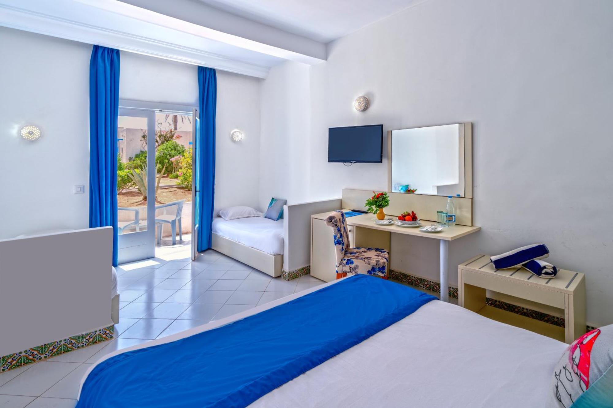 Hari Club Hotel 4*